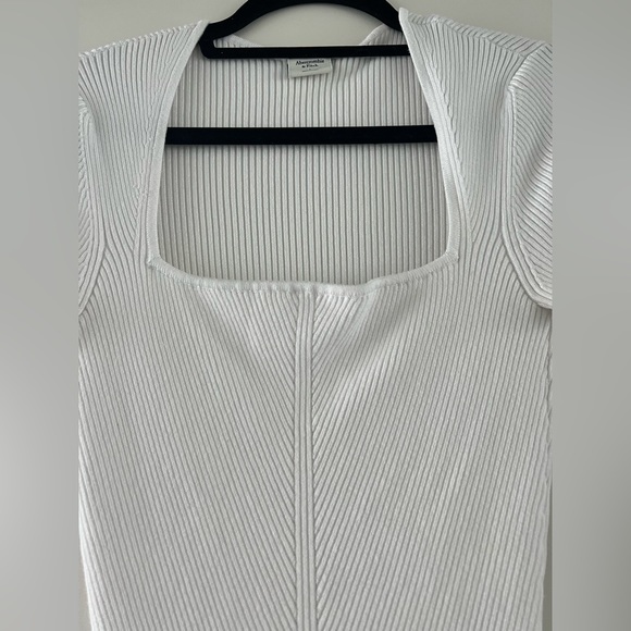 Abercrombie & Fitch short sleeve portrait neck bodysuit - Picture 5 of 6